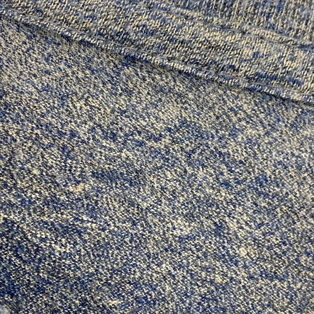 H&M Divided Large Blue Tee - Picture 3 of 3